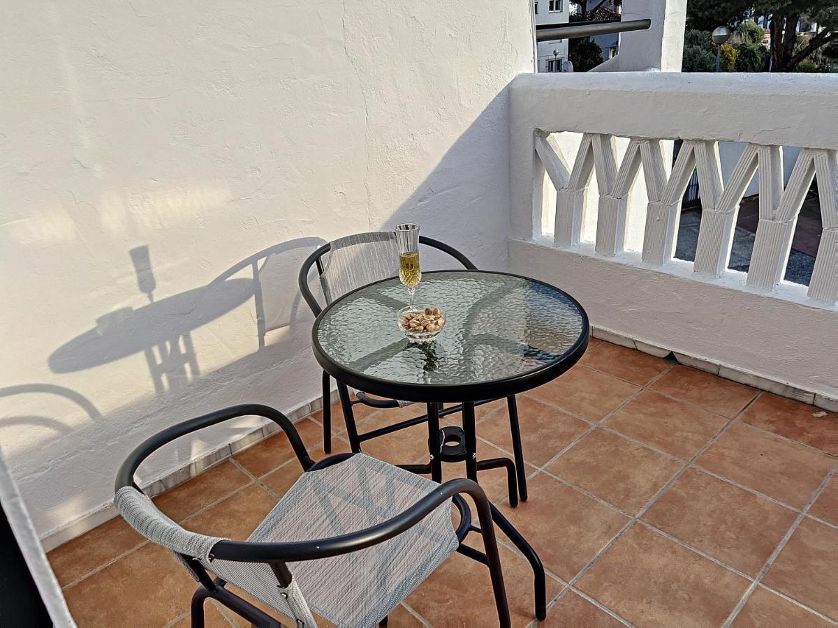 Agradable Adosado Con Piscina La Hidalga Villa Benalmádena Kültér fotó