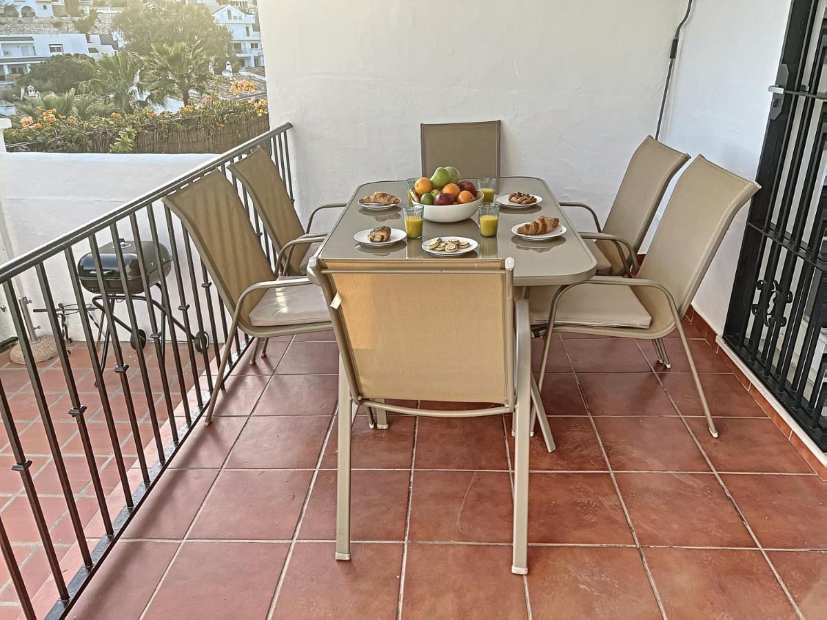 Agradable Adosado Con Piscina La Hidalga Villa Benalmádena Kültér fotó