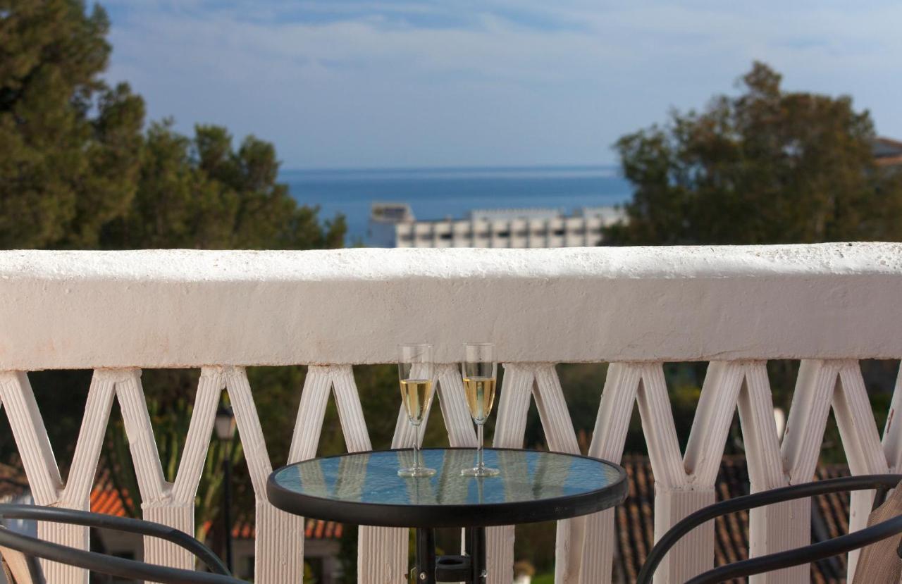 Agradable Adosado Con Piscina La Hidalga Villa Benalmádena Kültér fotó