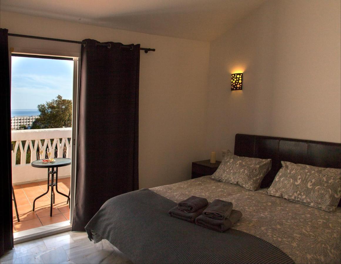 Agradable Adosado Con Piscina La Hidalga Villa Benalmádena Kültér fotó